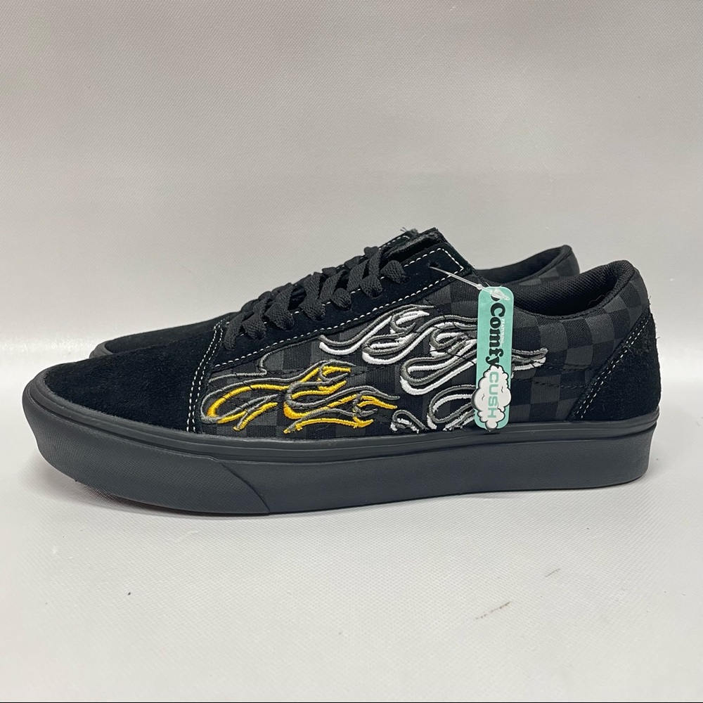 Vans Comfycush Old School Black Shoes Flame Embroidery 721356 Mens Size 10